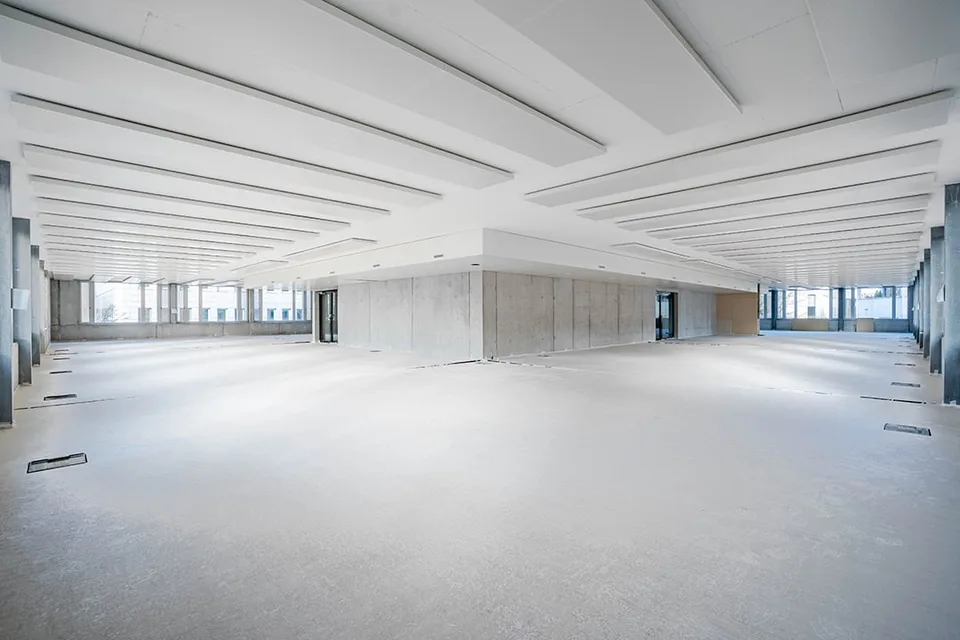 Espace de bureau/commercial attrayant en construction brute