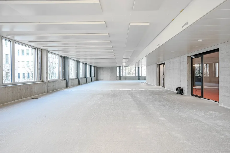 Espace de bureau/commercial attrayant en construction brute