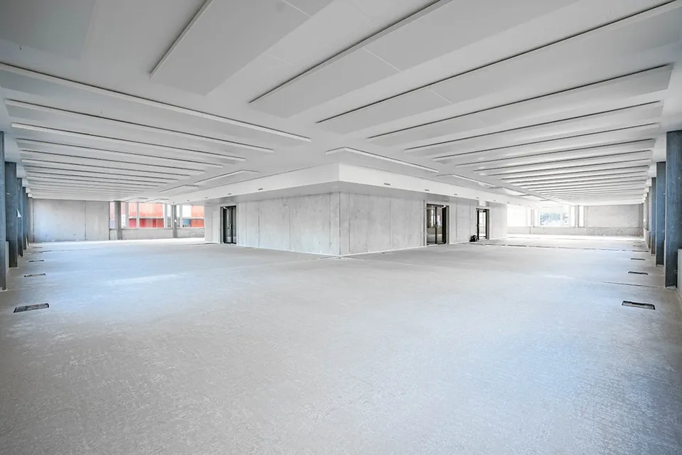 Espace de bureau/commercial attrayant en construction brute