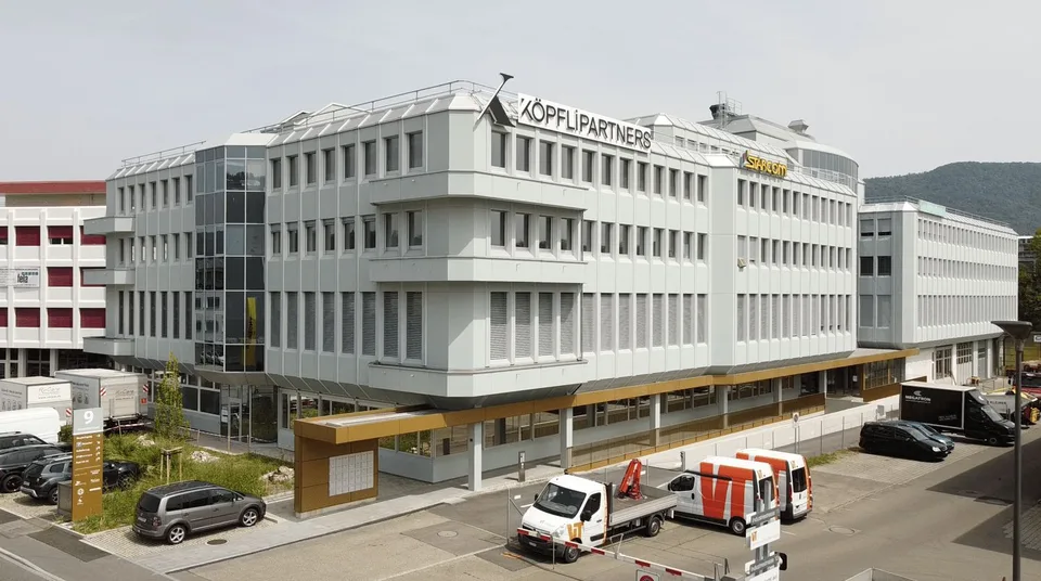 Attraktive Büro- und Gewerbefläche im Rohbau