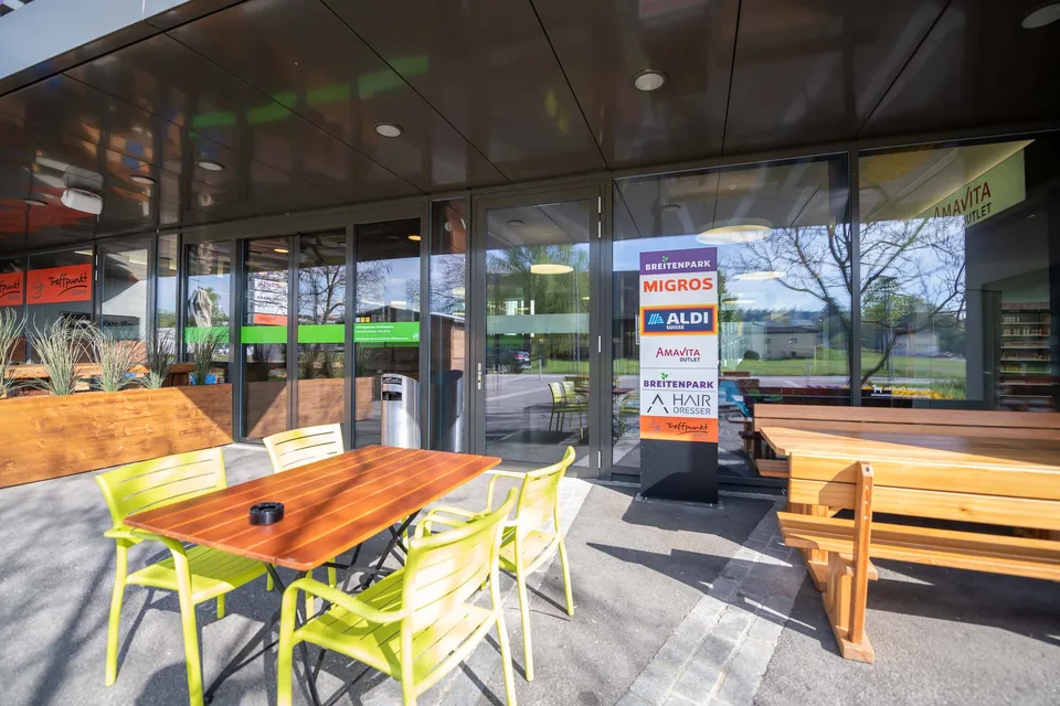 Attraktive Bistrofläche mit Aussenbereich