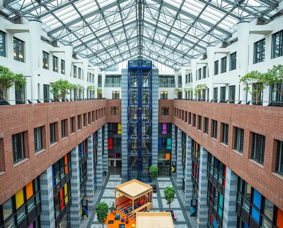 Startup Lab &amp; Office Space 1'000-1'500m2
