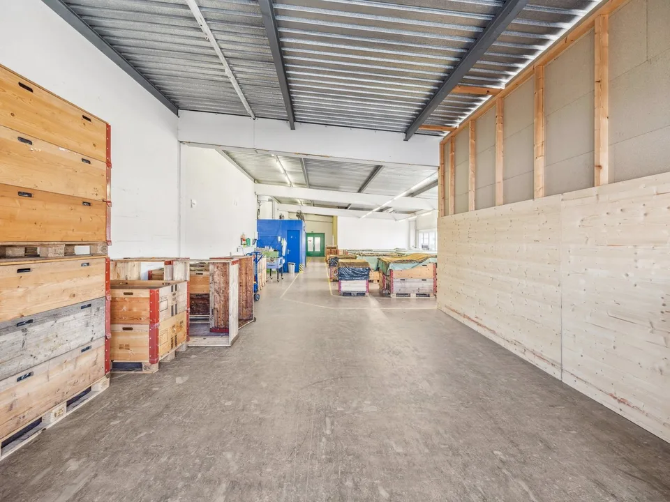 Geräumige Lagerhalle in Knutwil zu vermieten