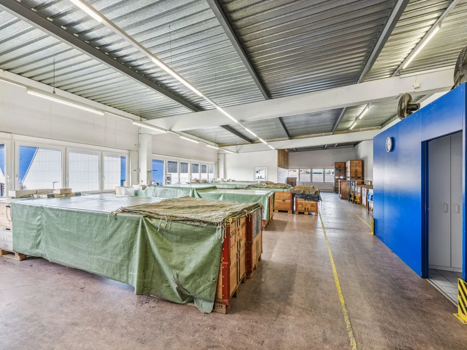 Geräumige Lagerhalle in Knutwil zu vermieten