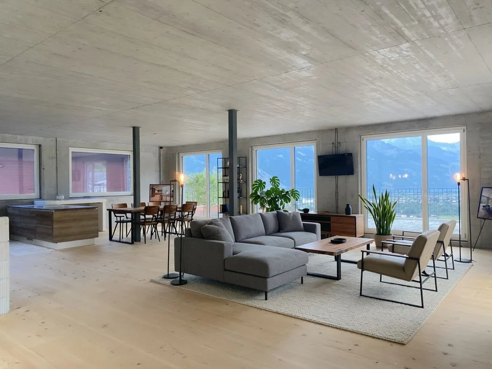 Maison de designer avec vue sur le lac et panorama alpin