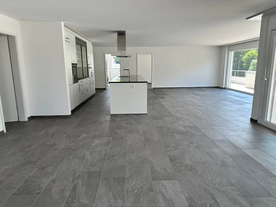 Top moderne 4.5-Zimmer-Dachwohnung ca. 175m2 mit grossem Balkon