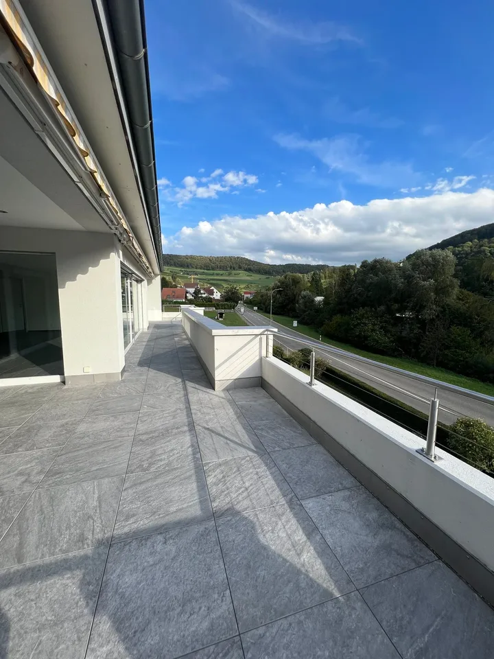 Penthouse 4.5 pièces ultra moderne d'environ 175m2 avec grand balcon