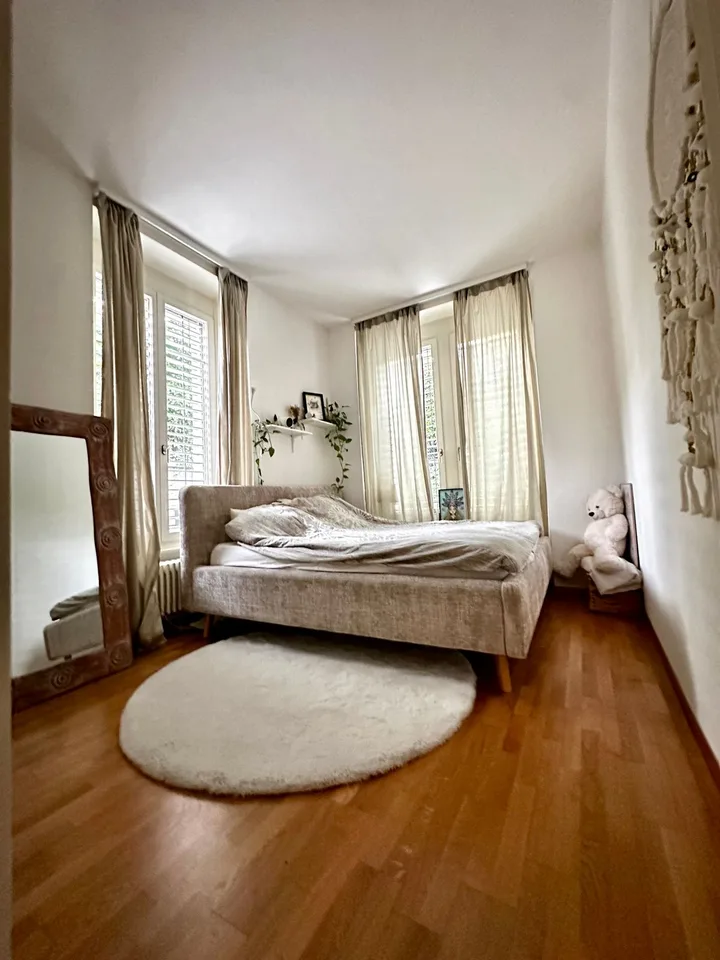 Zimmer zu vermieten in einer geräumigen 3.5-Zimmer-Wohnung in Lausanne, Wohngemeinschaft für zwei Frauen