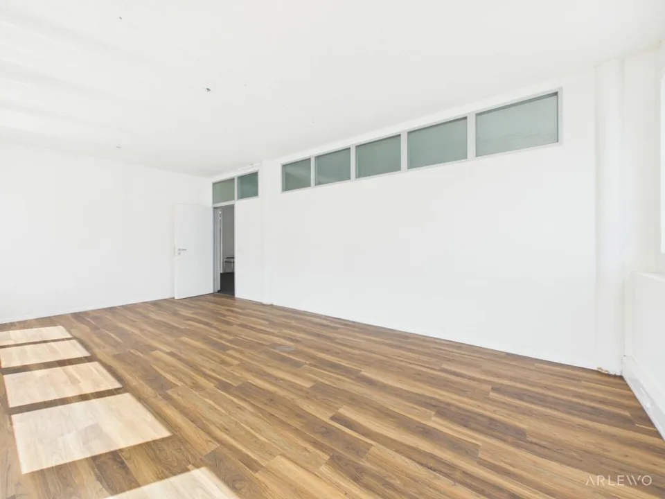 Vielseitige Gewerbefläche für Büro, Praxis oder Atelier