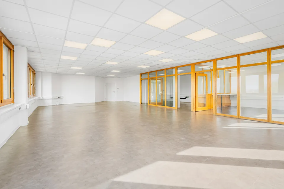 Bright office/practice premises