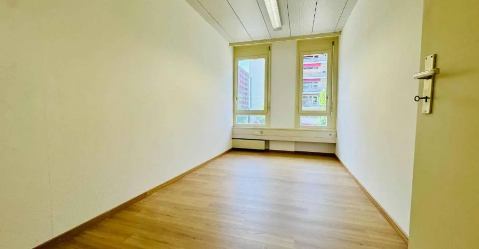 Bureau 9 pièces
