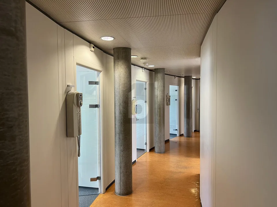 Helle BÜROS AM PLATZ CHAUDERON!
