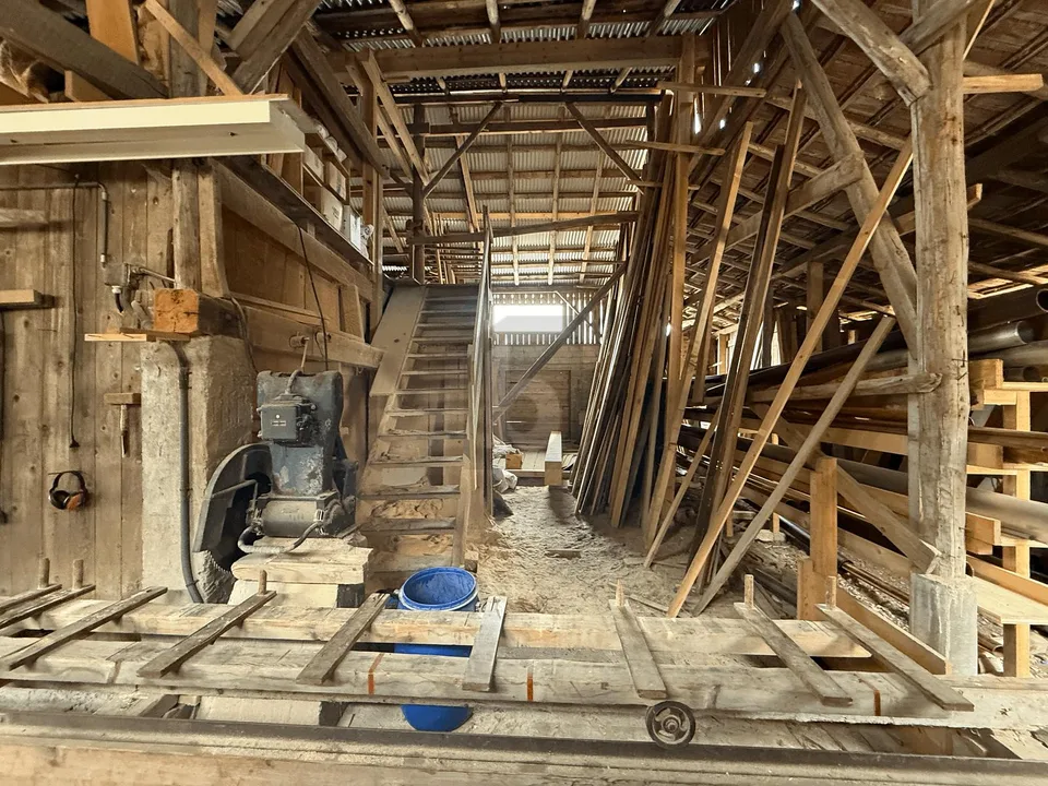 OFFICINA DI CARPENTERIA, LAVORAZIONE DELLA LAMIERA E FABBRO