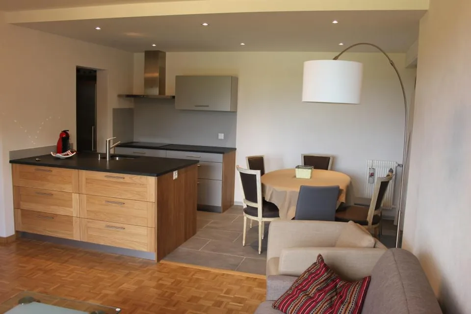Möbliertes 3,5-Zimmer-Apartment