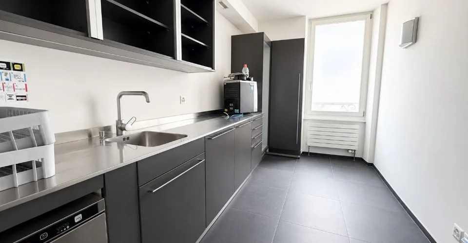 Office 25 rooms
