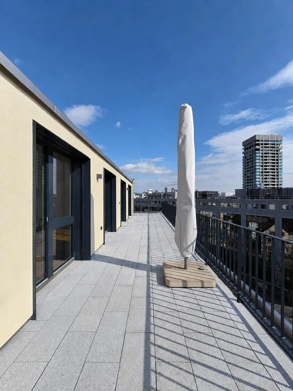 Attico soleggiato di 4,5 stanze con terrazza di 81 m²