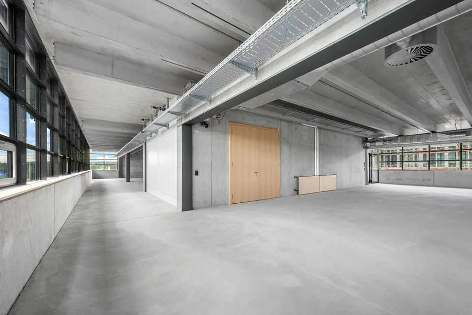 Lavorare con visione: Spazi per uffici/commerciali a partire da 134m² nel penthouse Zwhatt