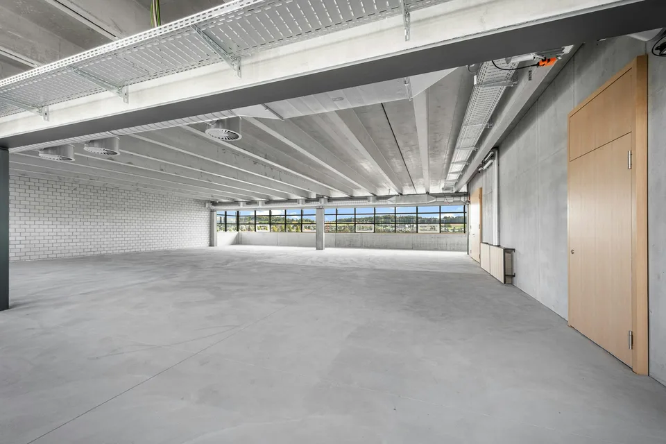 Lavorare con visione: Spazi per uffici/commerciali a partire da 134m² nel penthouse Zwhatt