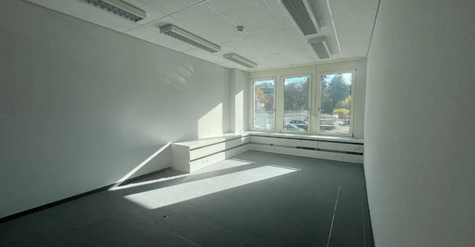Bright 484m2 Offices Near the Airport and the Place des Nations – photo 6 of 10