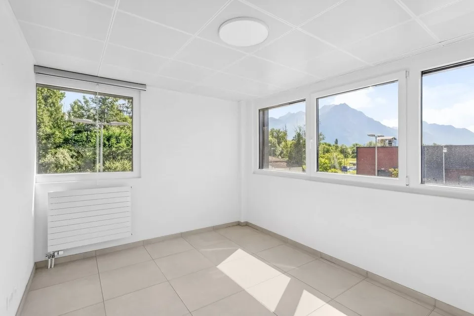 Commercial space/office/consulting room of 65m2 in Noville