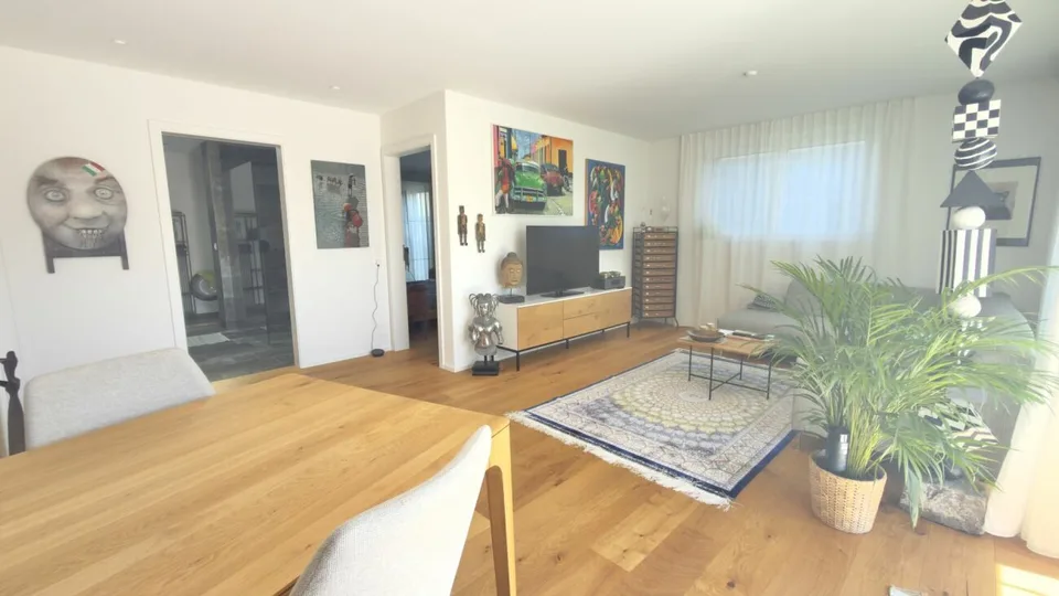 Move in & feel at home - hochwertige Attikawohnung für Expats & Professionals