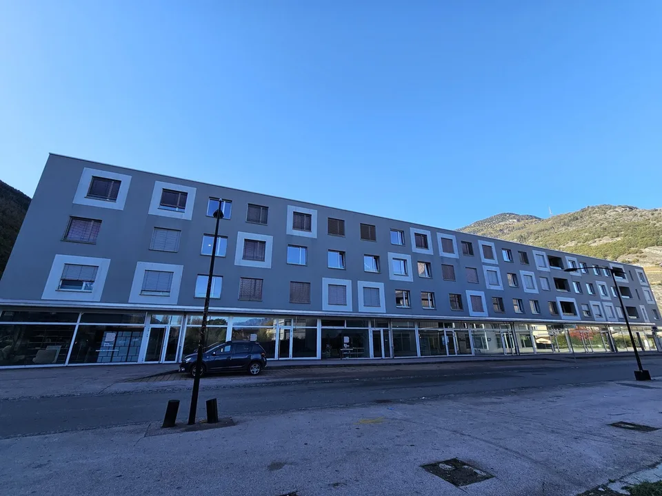 UNE PLACE DE PARC INTÉRIEURE À LOUER À MARTIGNY