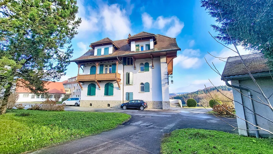 Propriété de 14 pces à St-Ours / FR, à quelques minutes de Fribourg