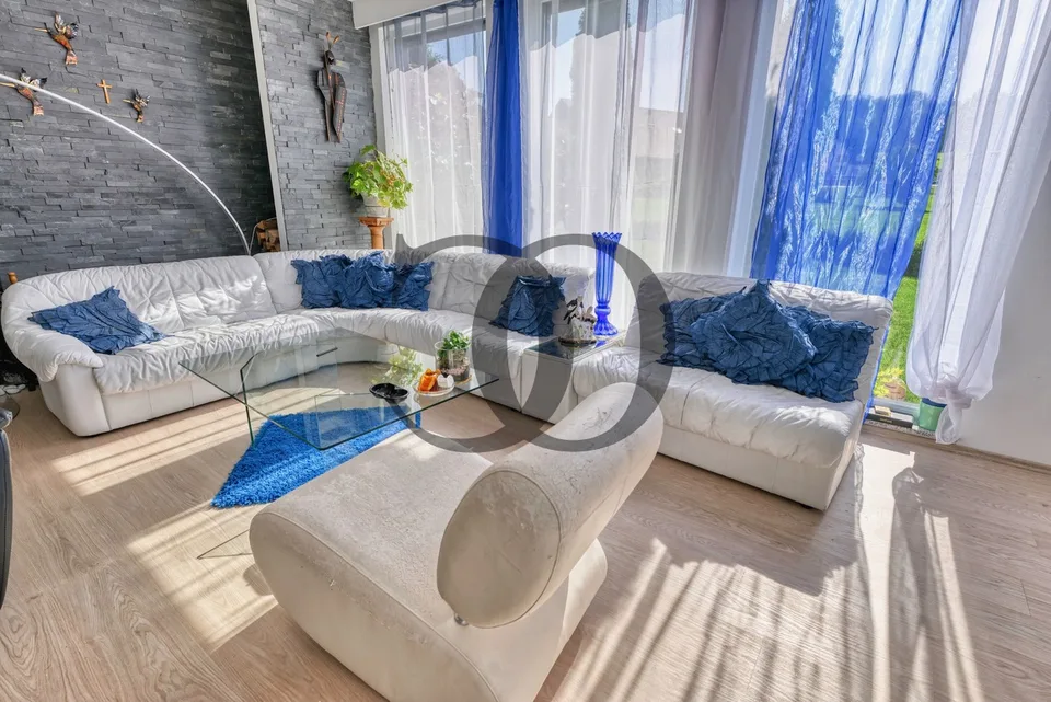 Superba proprietà familiare con piscina