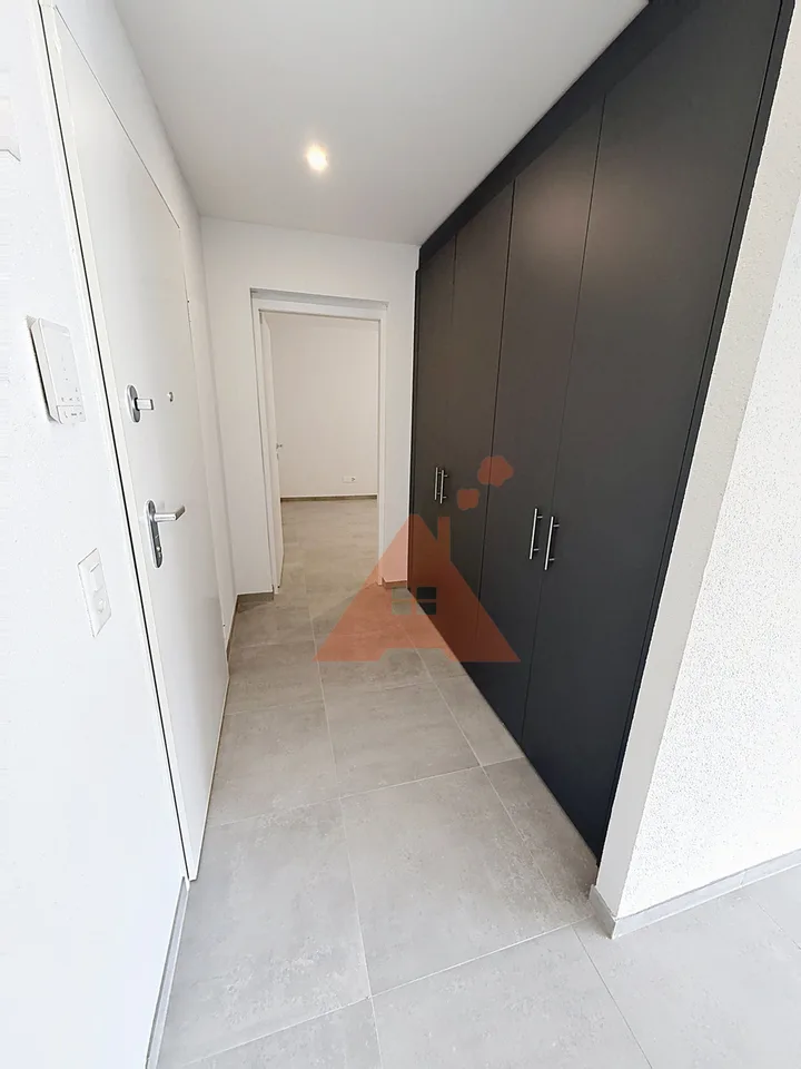Appartamento nuovo di 2,5 locali con grande balcone a Le Sentier.