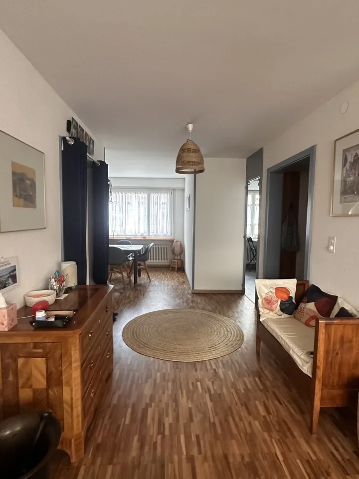 Wohnung in sehr gutem Zustand Grands-Champs 1