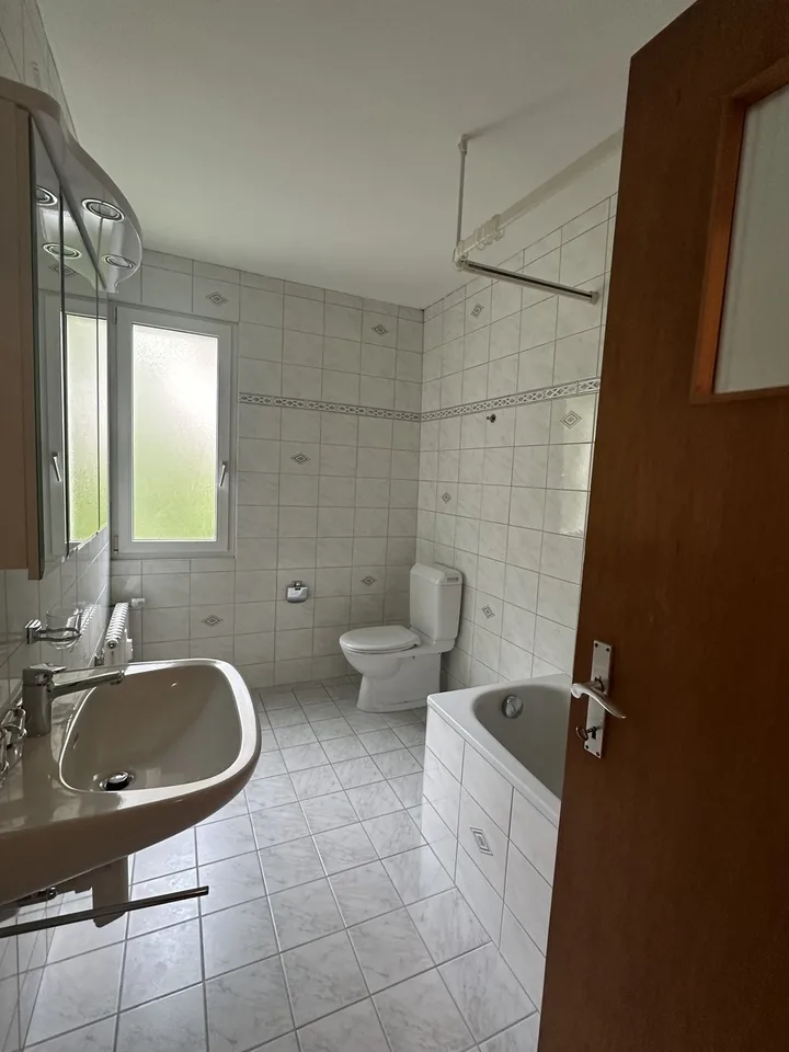 Große Wohnung in der Nähe von Annehmlichkeiten