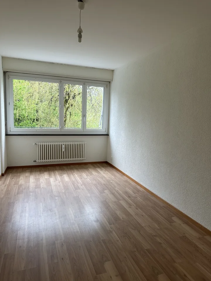 Große Wohnung in der Nähe von Annehmlichkeiten