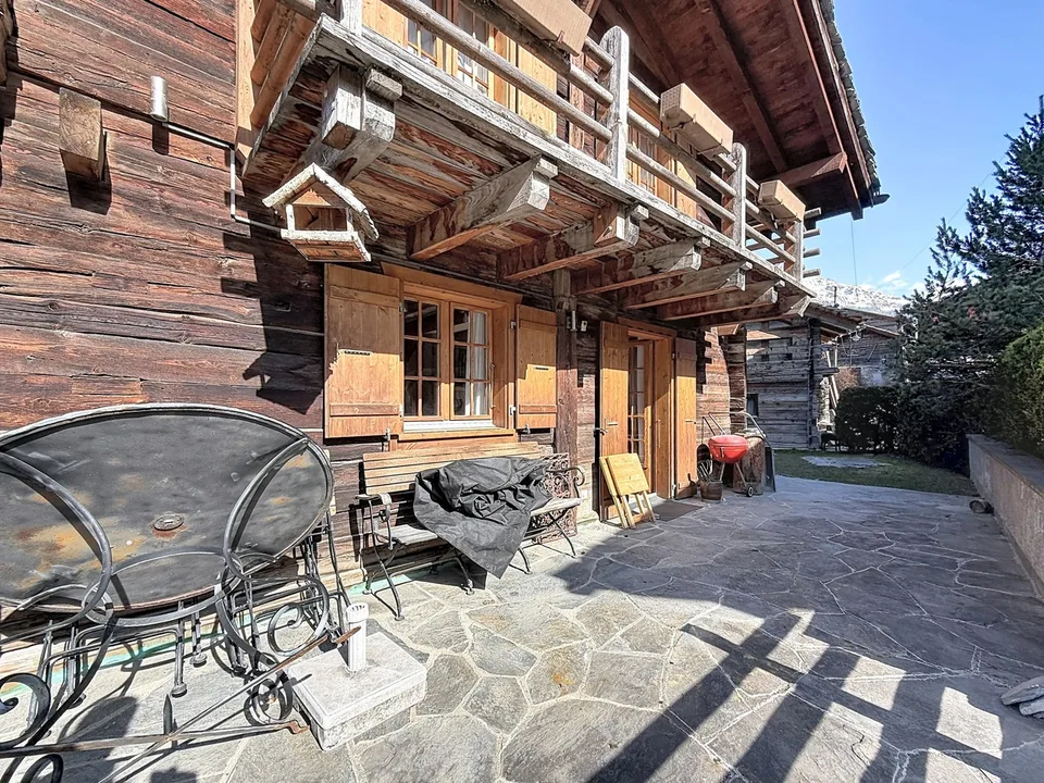 Une saison d'hiver dans un vrai chalet alpin, au coeur du Val de Bagnes