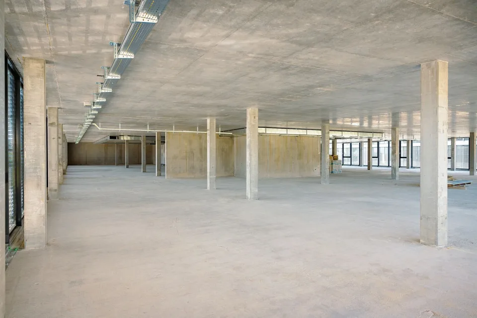 FLEXIBLES MÄRCHEN - 200 m2 grosses Atelier mit Lastenaufzug - LKW-Zufahrt