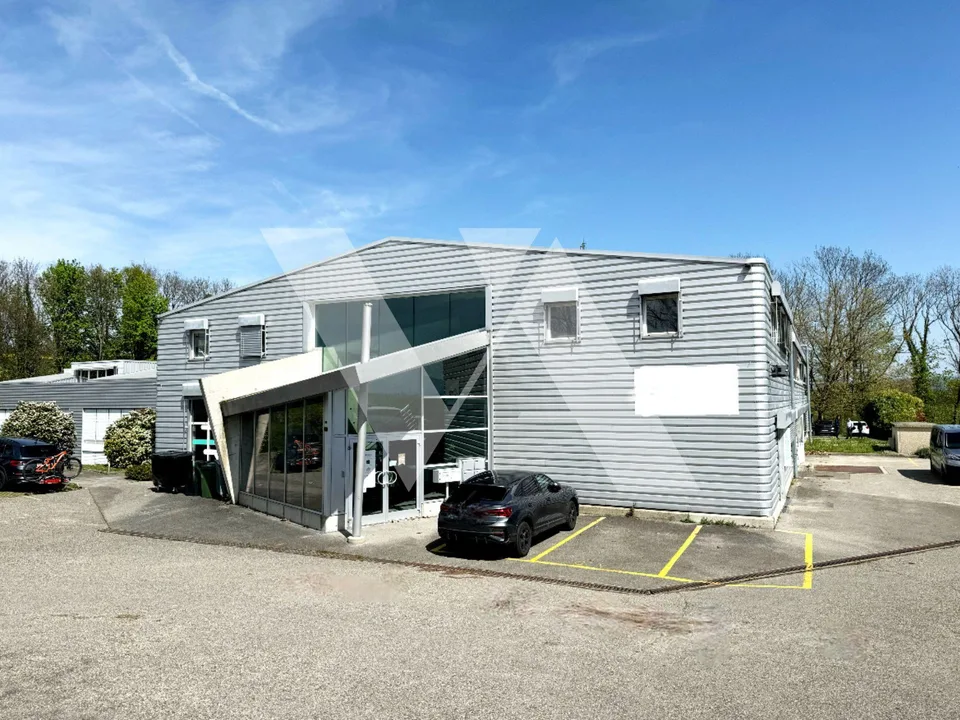 A vendre - Immeuble commercial artisanal