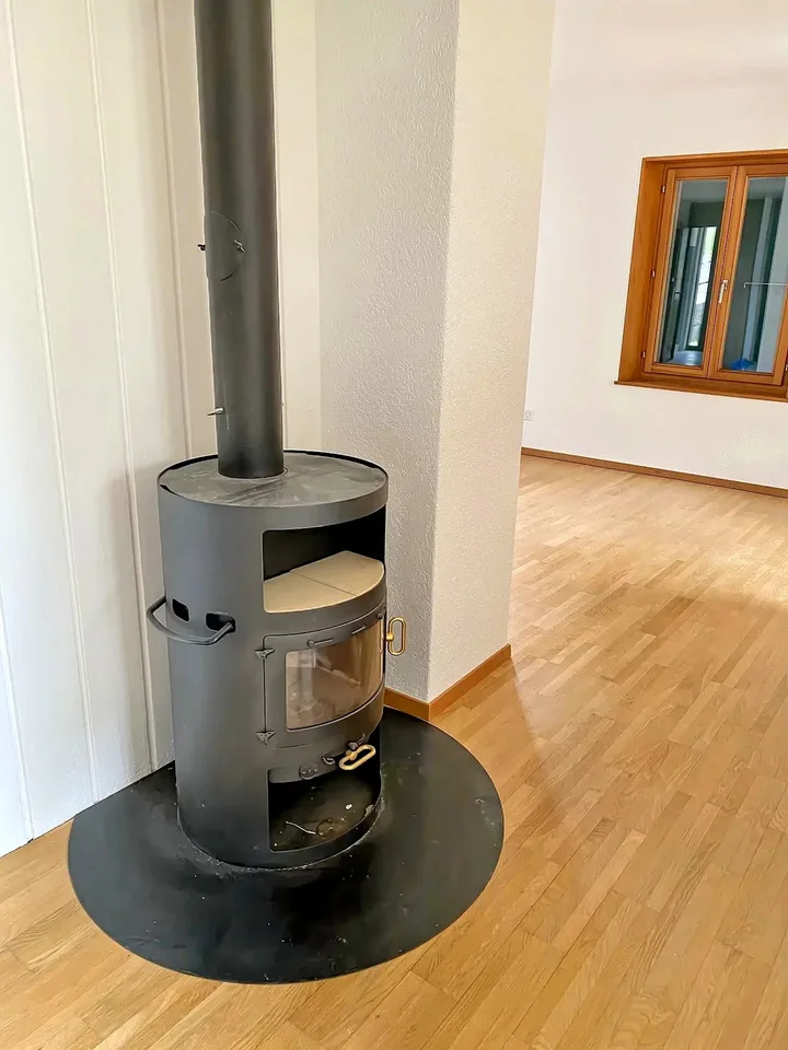 Sauges (NE); Maison villageoise de 2 appartements.