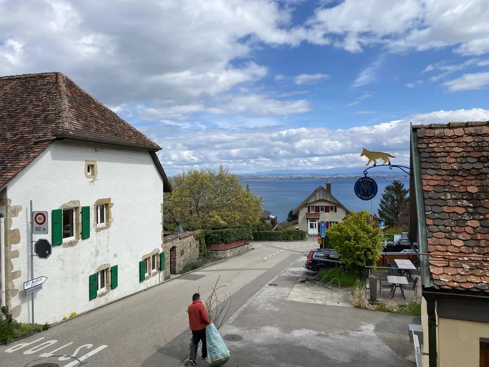 Sauges (NE); Maison villageoise de 2 appartements.