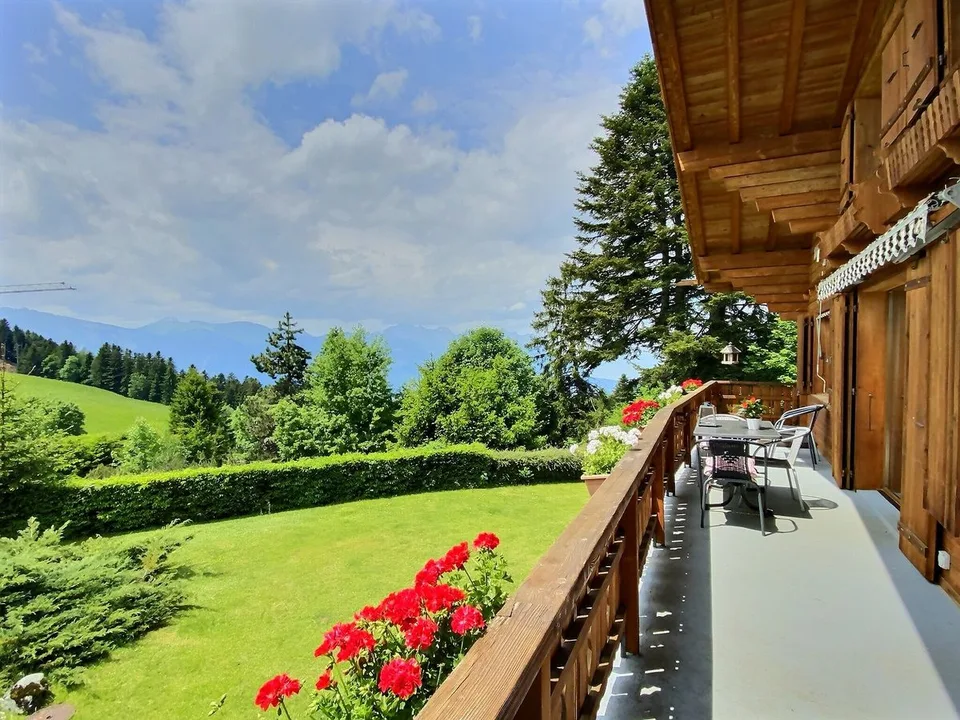 Magnifique chalet dans un écrin de verdure, charme garanti