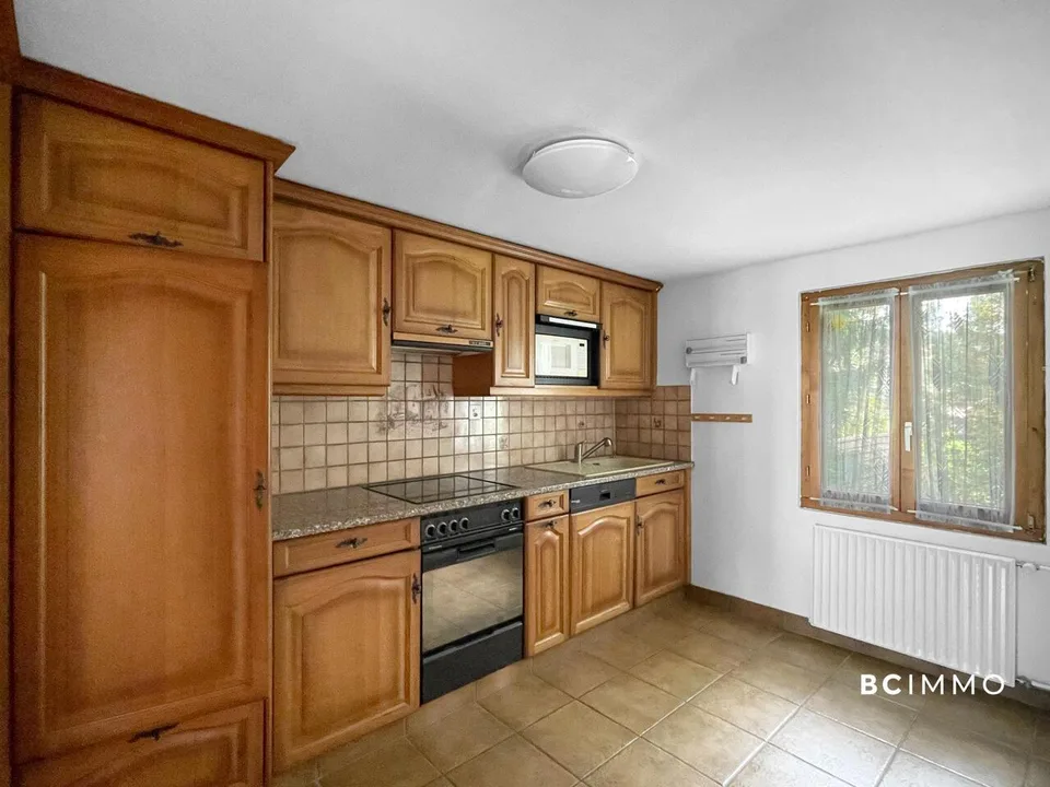 Zu renovierendes Apartment auf der gesamten obersten Etage | Exklusivität BC IMMO
