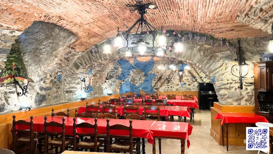 À vendre - Restaurant de caractère aux charmes authentique de 580 m² à Saint-Maurice (VS) Authenticité, volumes généreux et emplacement stratégique - Possibilité de libération rapide !