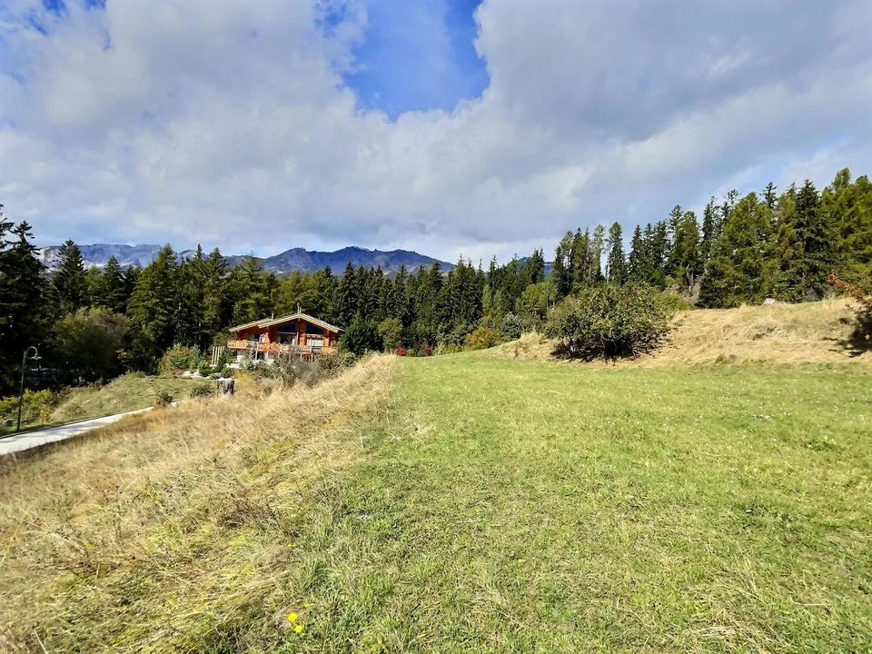 Seltenes Objekt in Crans-Montana - Großes Baugrundstück - Grüne Umgebung, Bergblick