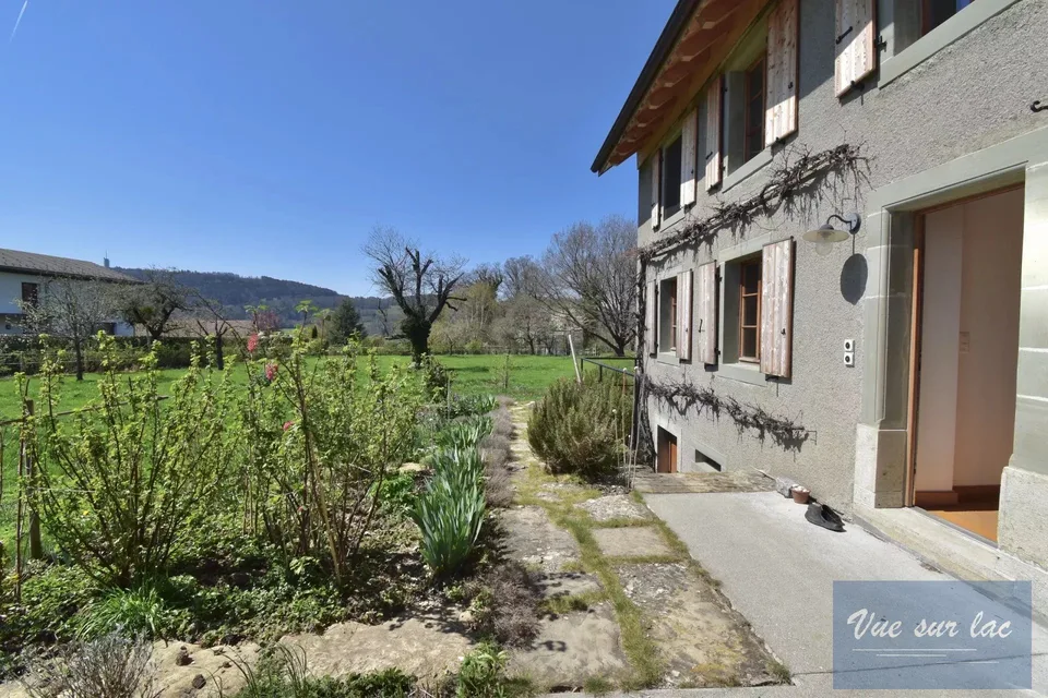 Fattoria magnificamente ristrutturata, con 2 box per cavalli