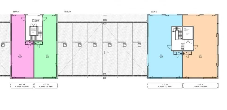 Halls industriali, superfici e dimensioni secondo richiesta.