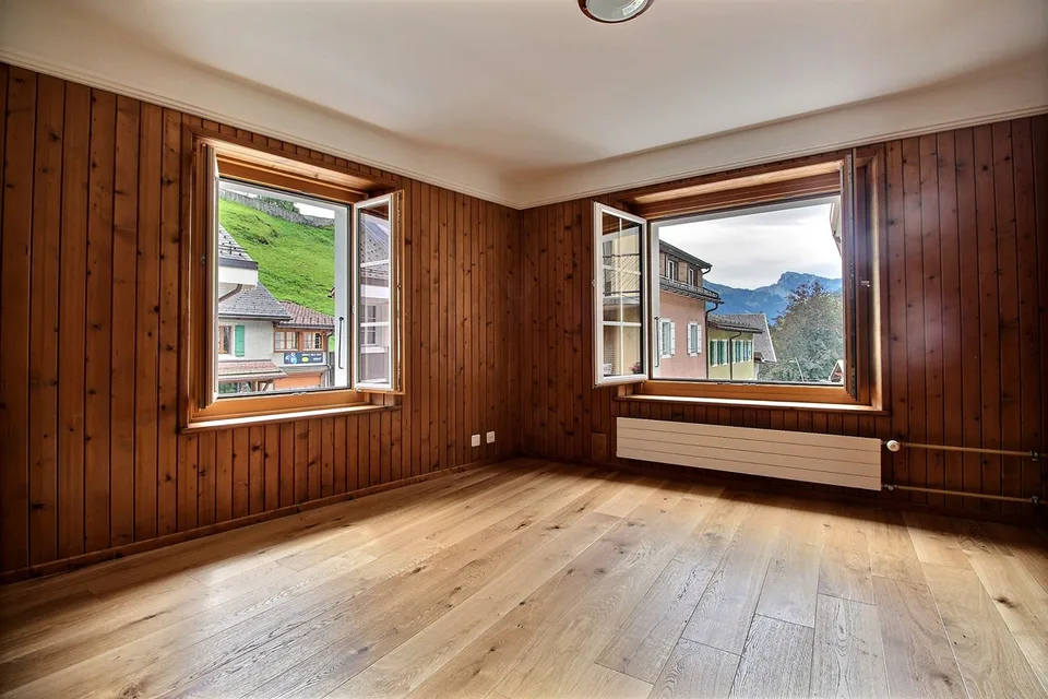 Immeuble villageois mixte situé au coeur de Château-d'?x (VD)