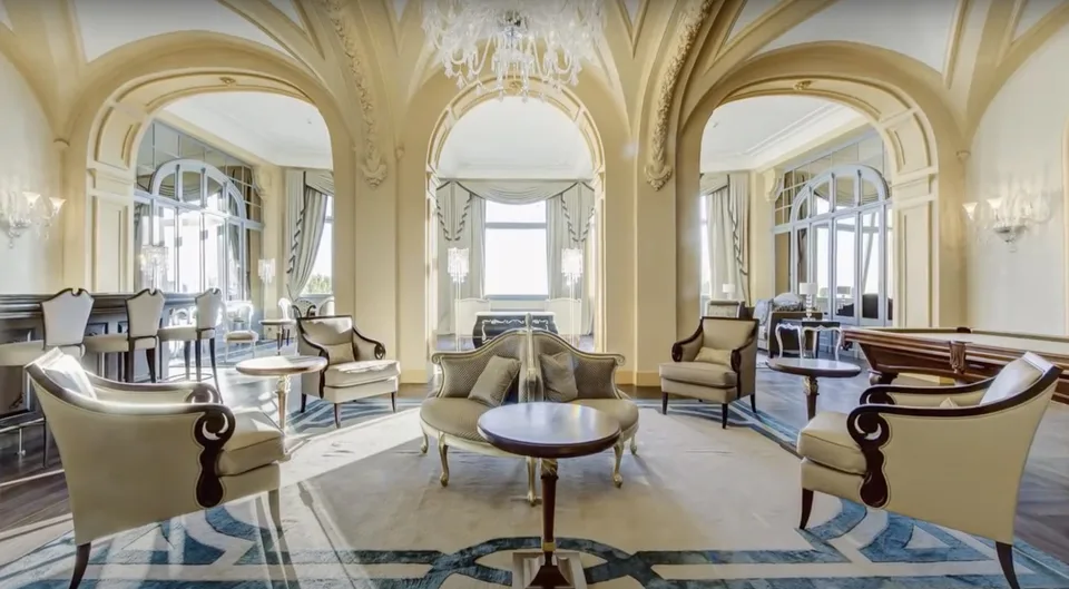 Résidence luxueuse avec grande terrasse et vue imprenable sur le lac L – photo 11 sur 13