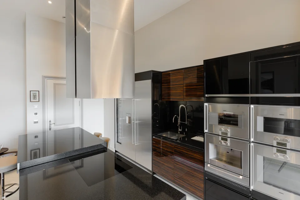 Residenza lussuosa con grande terrazza e vista mozzafiato sul lago L