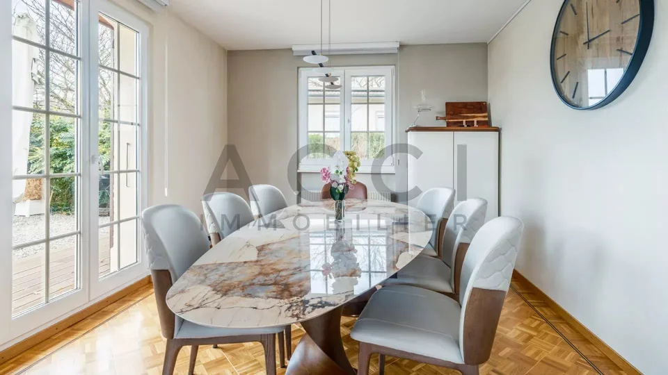 Eleganza e Comfort: Spaziosa Villa Familiare a Vernier