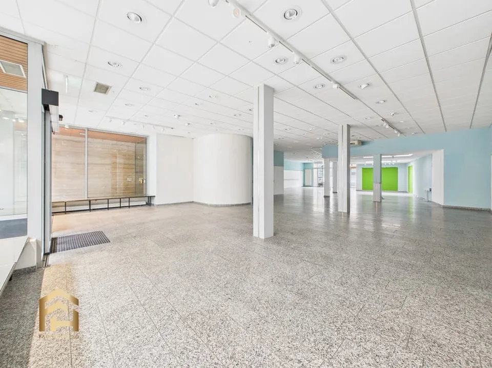 Proprietà commerciale attraente in posizione privilegiata sulla Bahnhofstrasse a Vis – foto 6 di 13