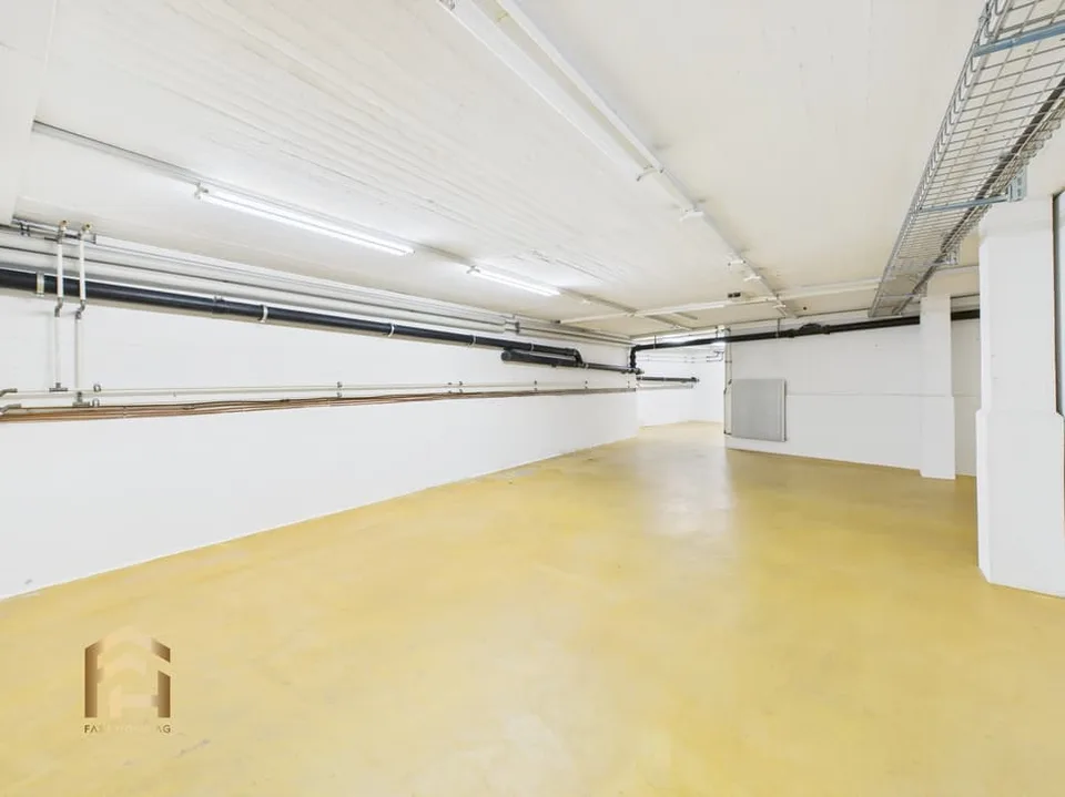 Proprietà commerciale attraente in posizione privilegiata sulla Bahnhofstrasse a Vis – foto 11 di 13