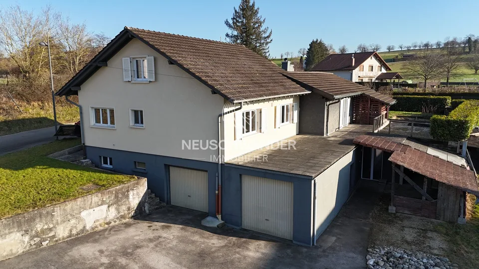 À vendre dans le village de Coeuve charmante maison de 6 pièces